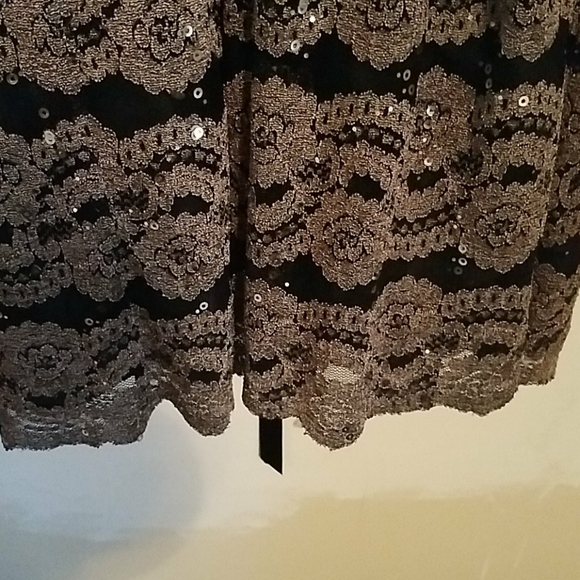 Jackie Jon Lace Dress - Picture 5 of 5